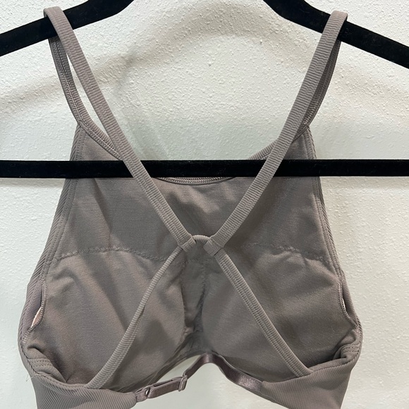 Gym shark/lululemon sports bra XS - Picture 5 of 8